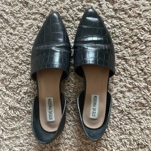 Steve Madden black flats